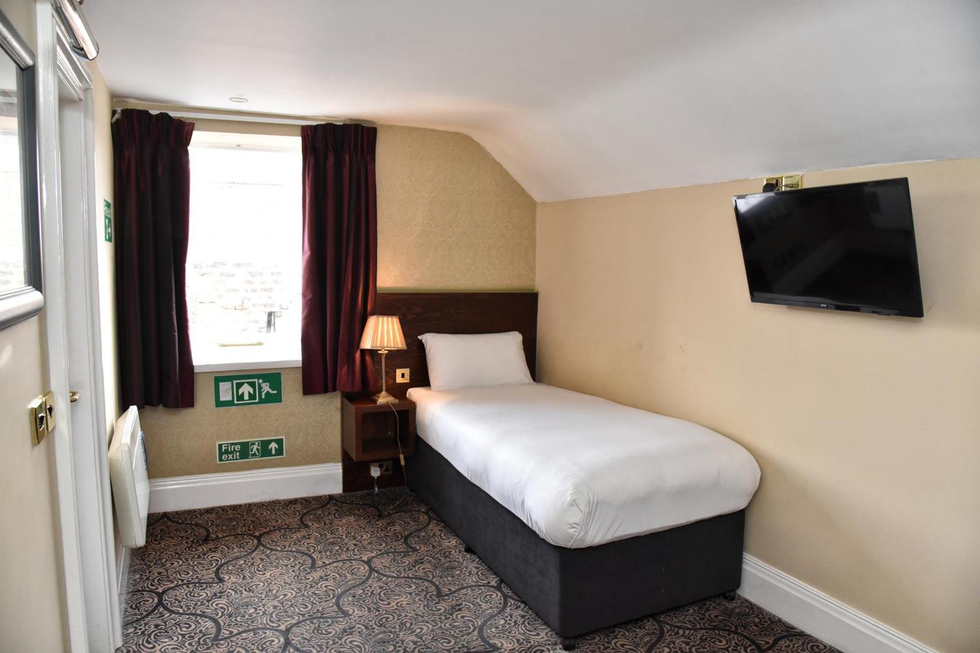The Castle Hotel Wetherspoon Ruthin Eksteriør bilde