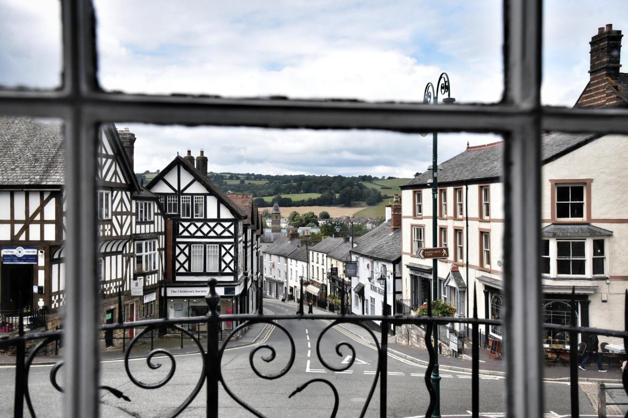 The Castle Hotel Wetherspoon Ruthin Eksteriør bilde