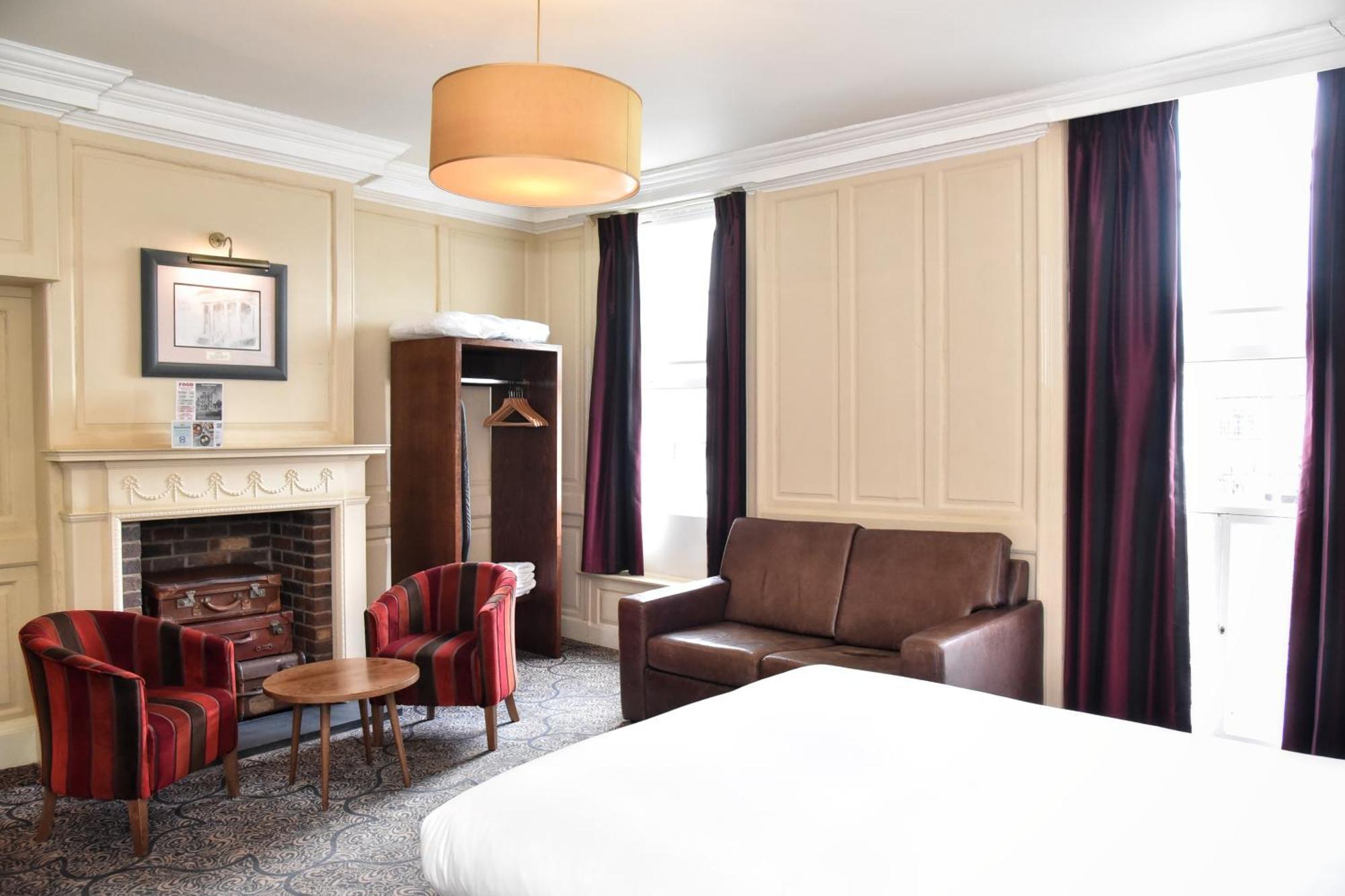 The Castle Hotel Wetherspoon Ruthin Eksteriør bilde