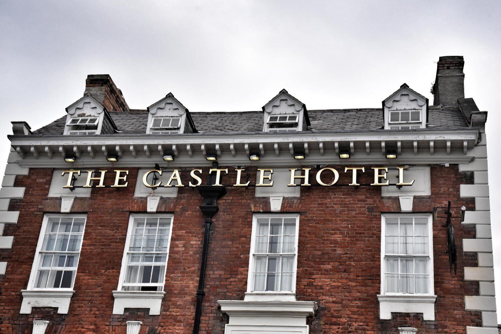 The Castle Hotel Wetherspoon Ruthin Eksteriør bilde