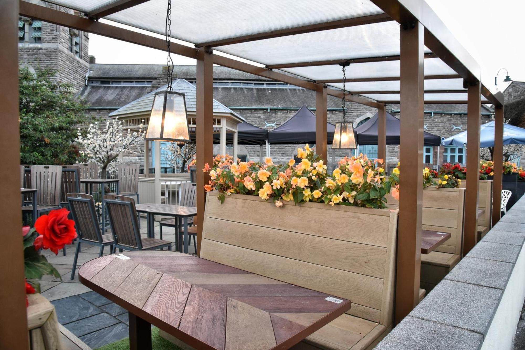 The Castle Hotel Wetherspoon Ruthin Eksteriør bilde
