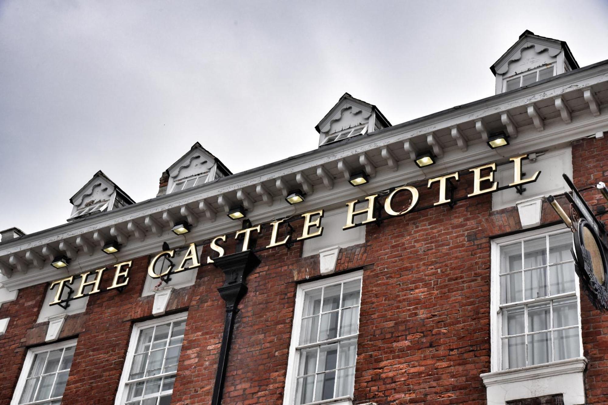The Castle Hotel Wetherspoon Ruthin Eksteriør bilde