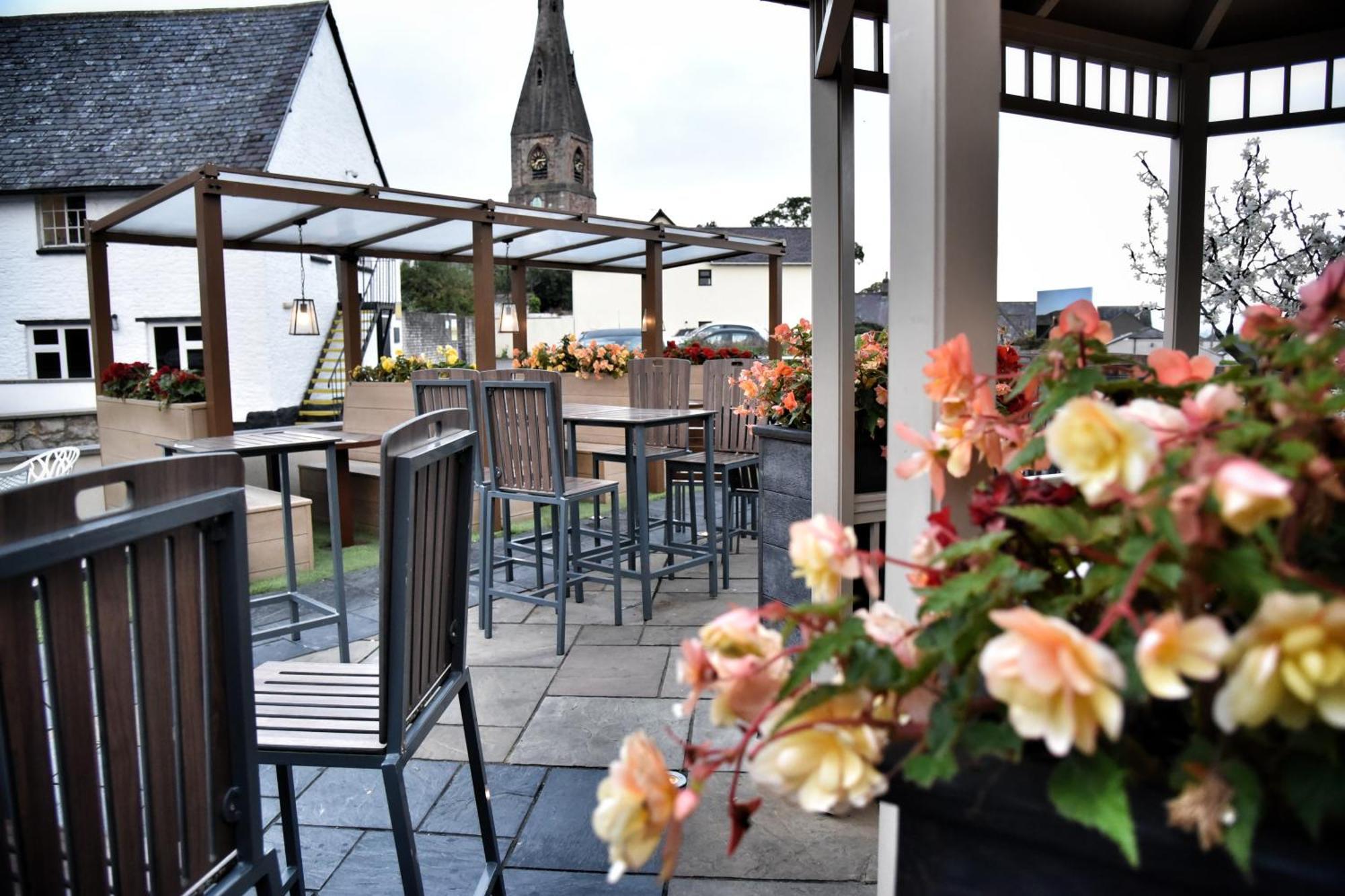 The Castle Hotel Wetherspoon Ruthin Eksteriør bilde