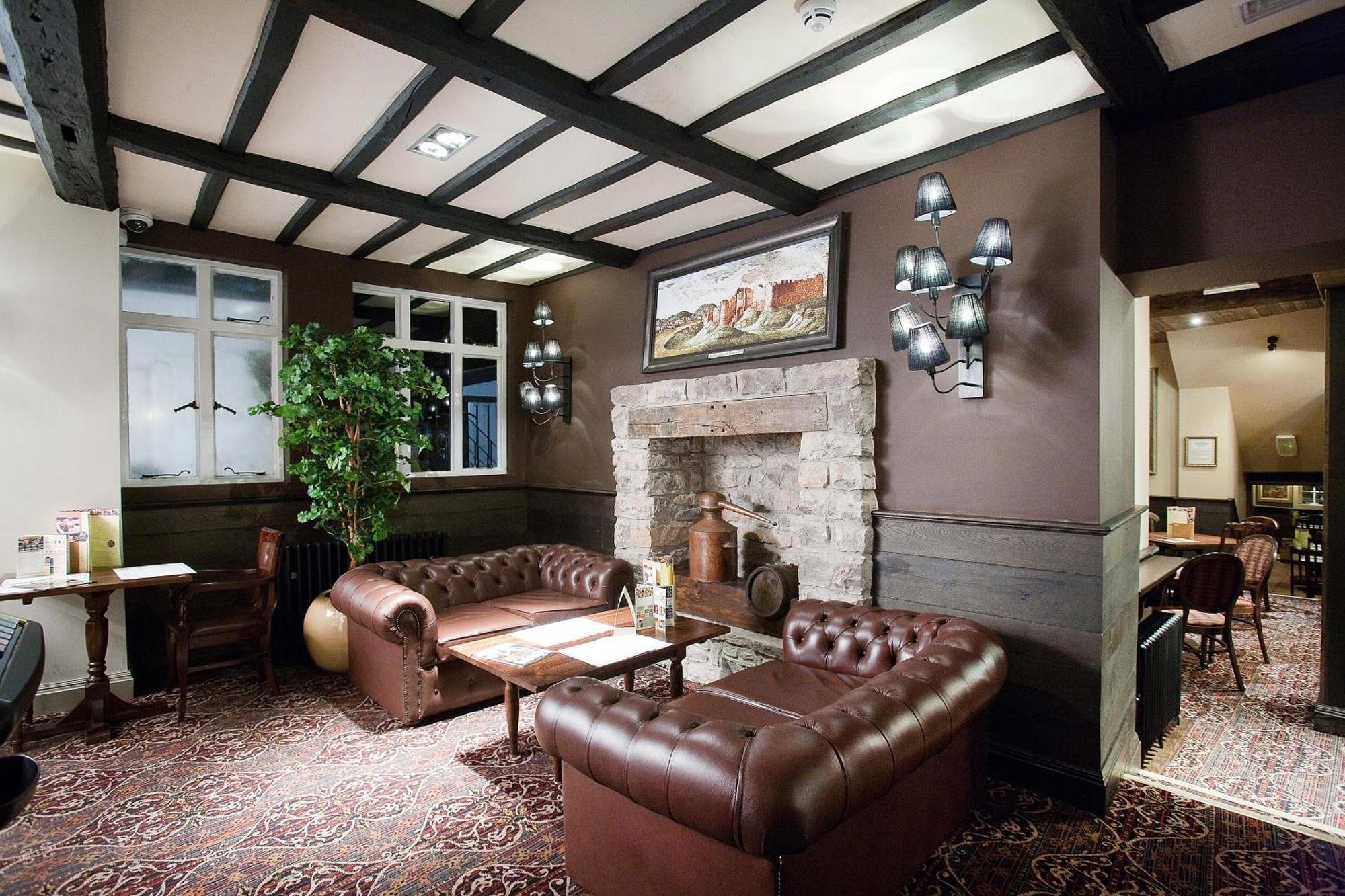 The Castle Hotel Wetherspoon Ruthin Eksteriør bilde