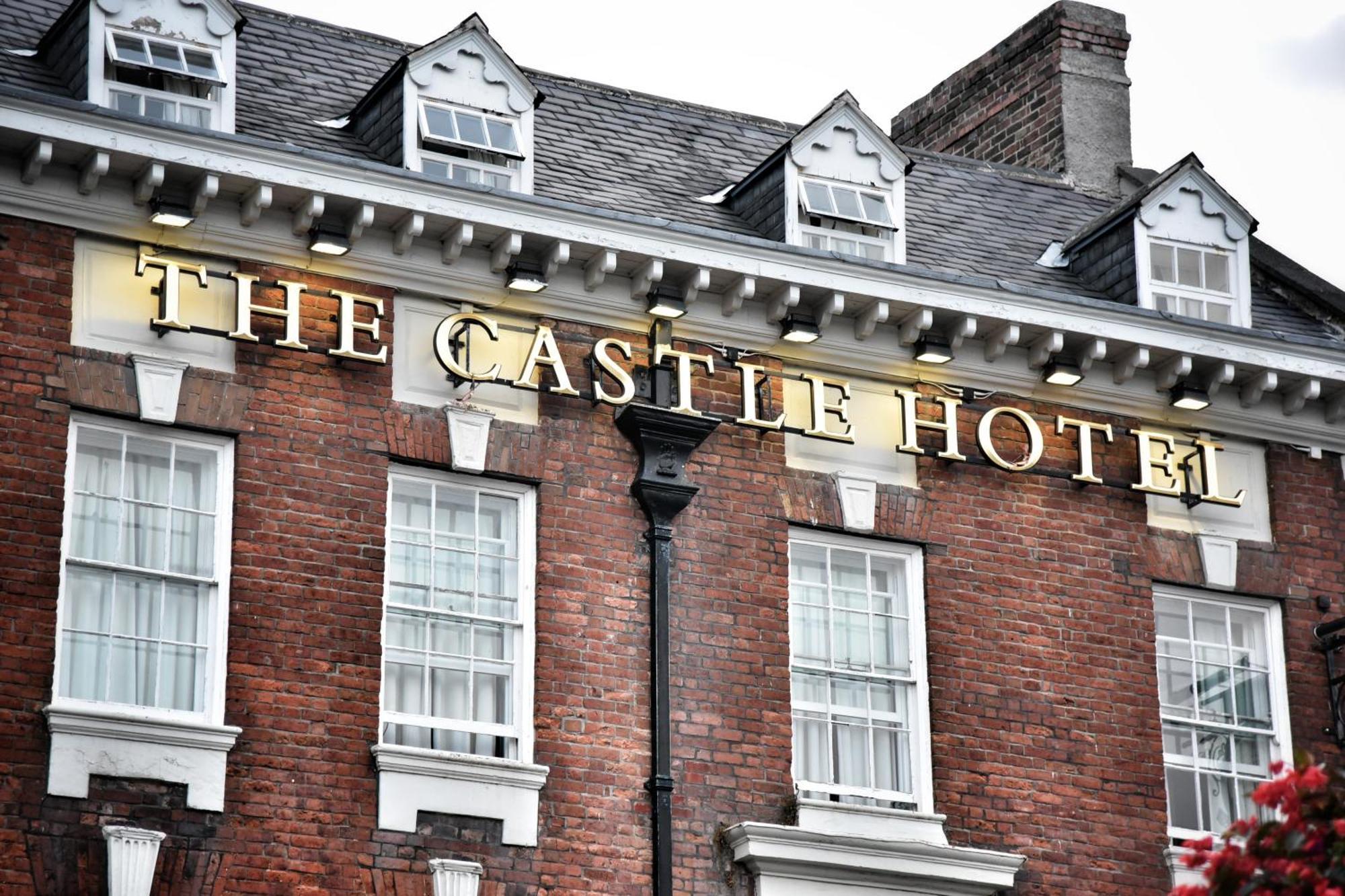 The Castle Hotel Wetherspoon Ruthin Eksteriør bilde