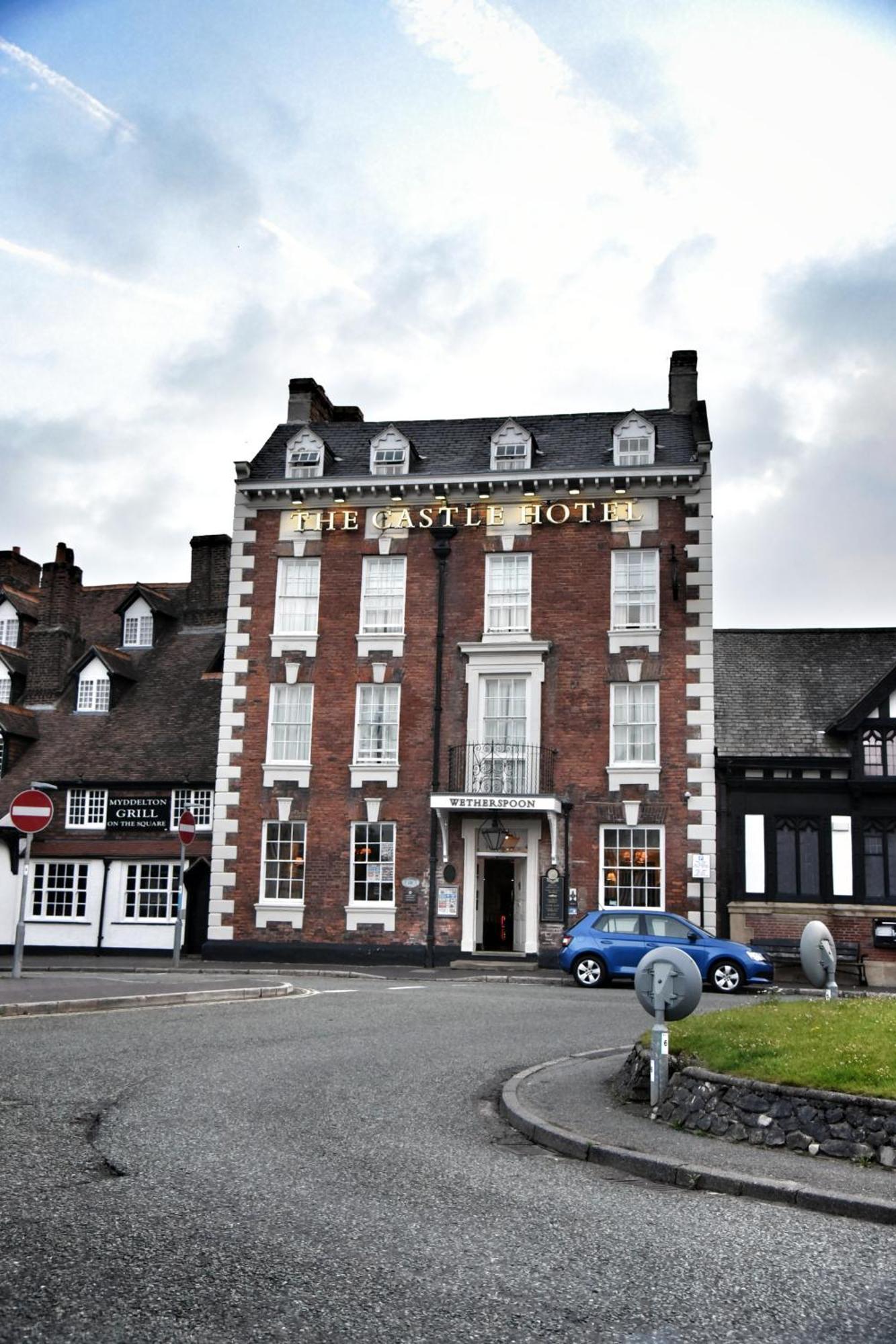The Castle Hotel Wetherspoon Ruthin Eksteriør bilde