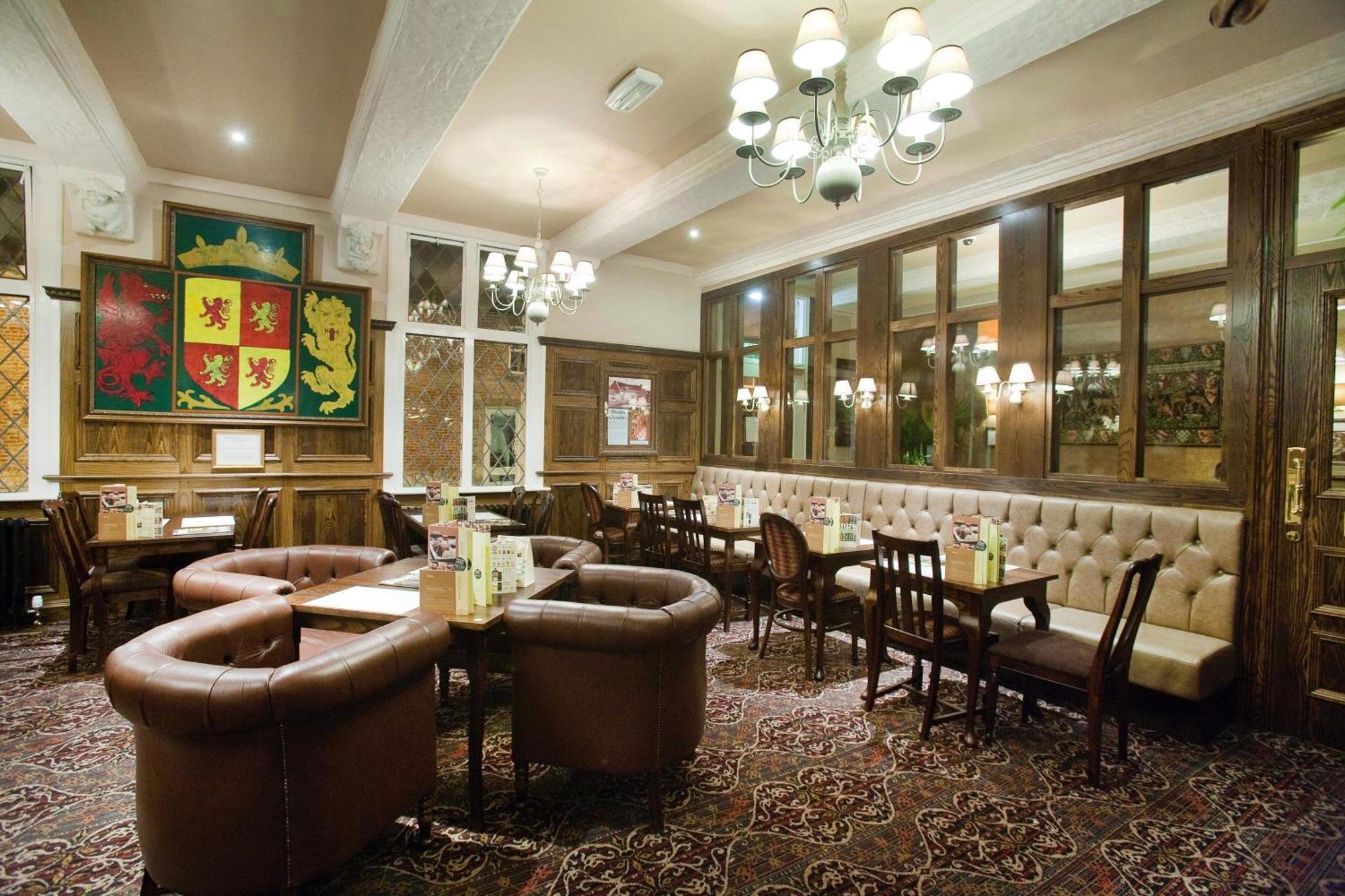 The Castle Hotel Wetherspoon Ruthin Eksteriør bilde