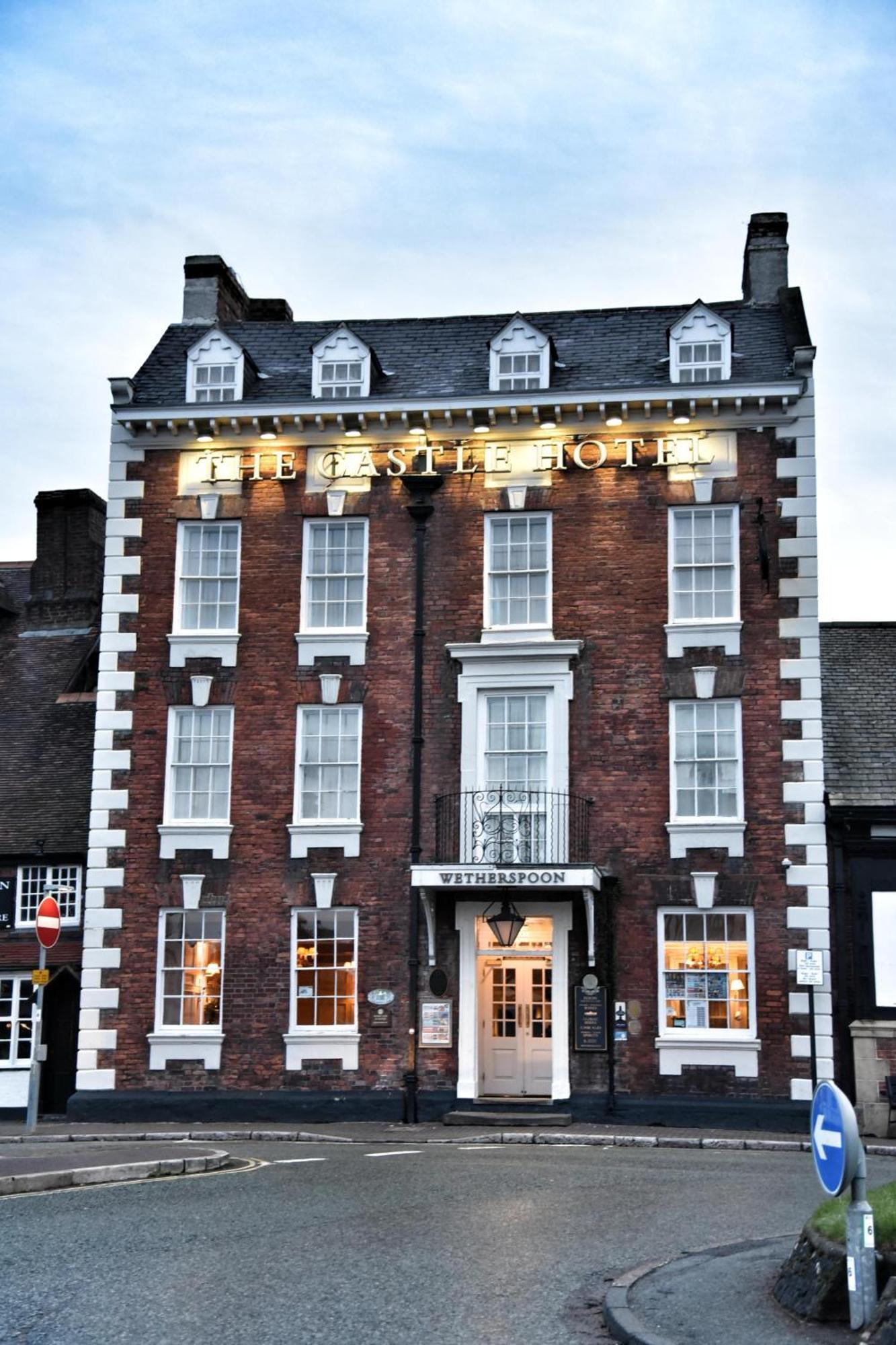 The Castle Hotel Wetherspoon Ruthin Eksteriør bilde