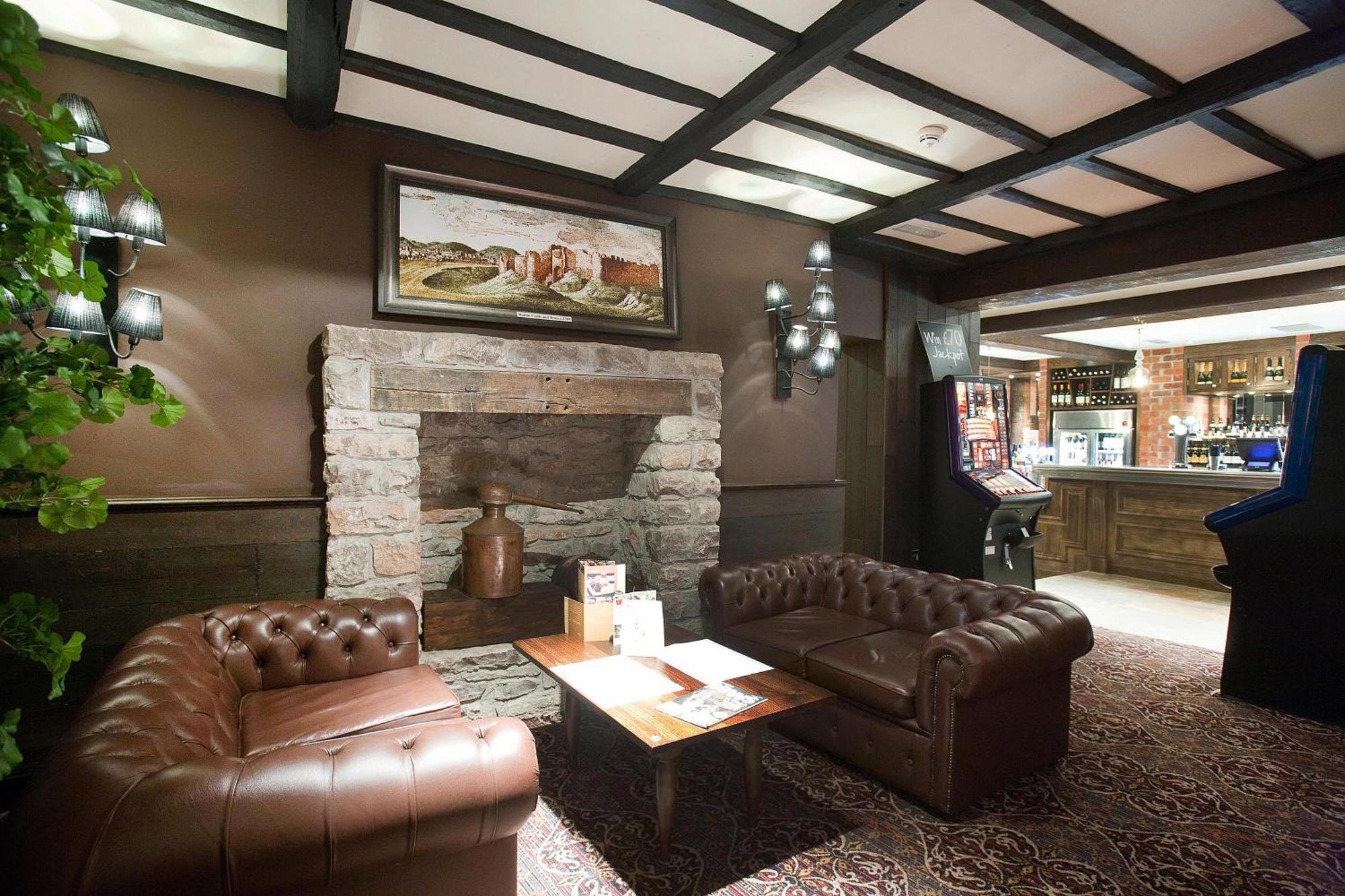 The Castle Hotel Wetherspoon Ruthin Eksteriør bilde