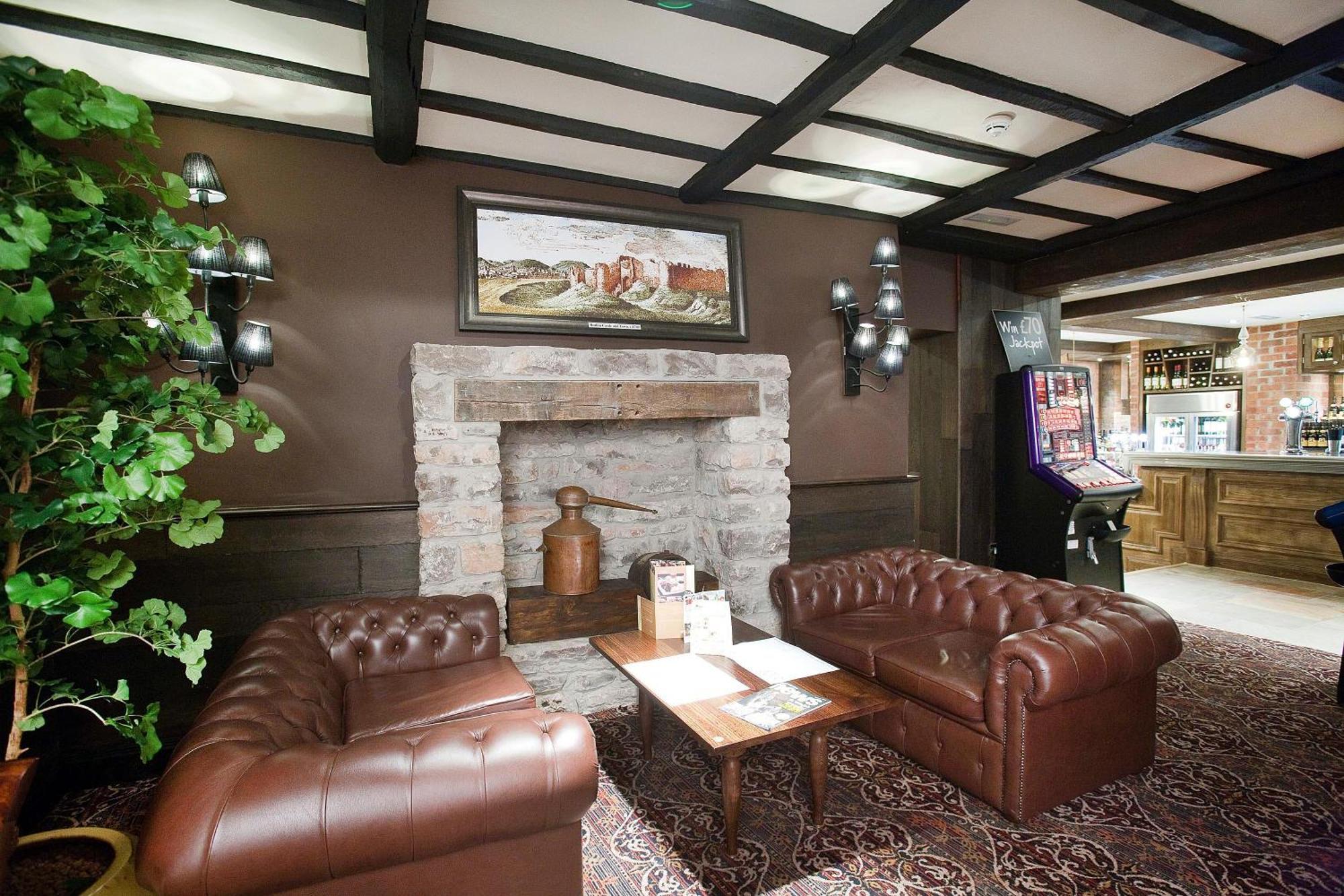 The Castle Hotel Wetherspoon Ruthin Eksteriør bilde